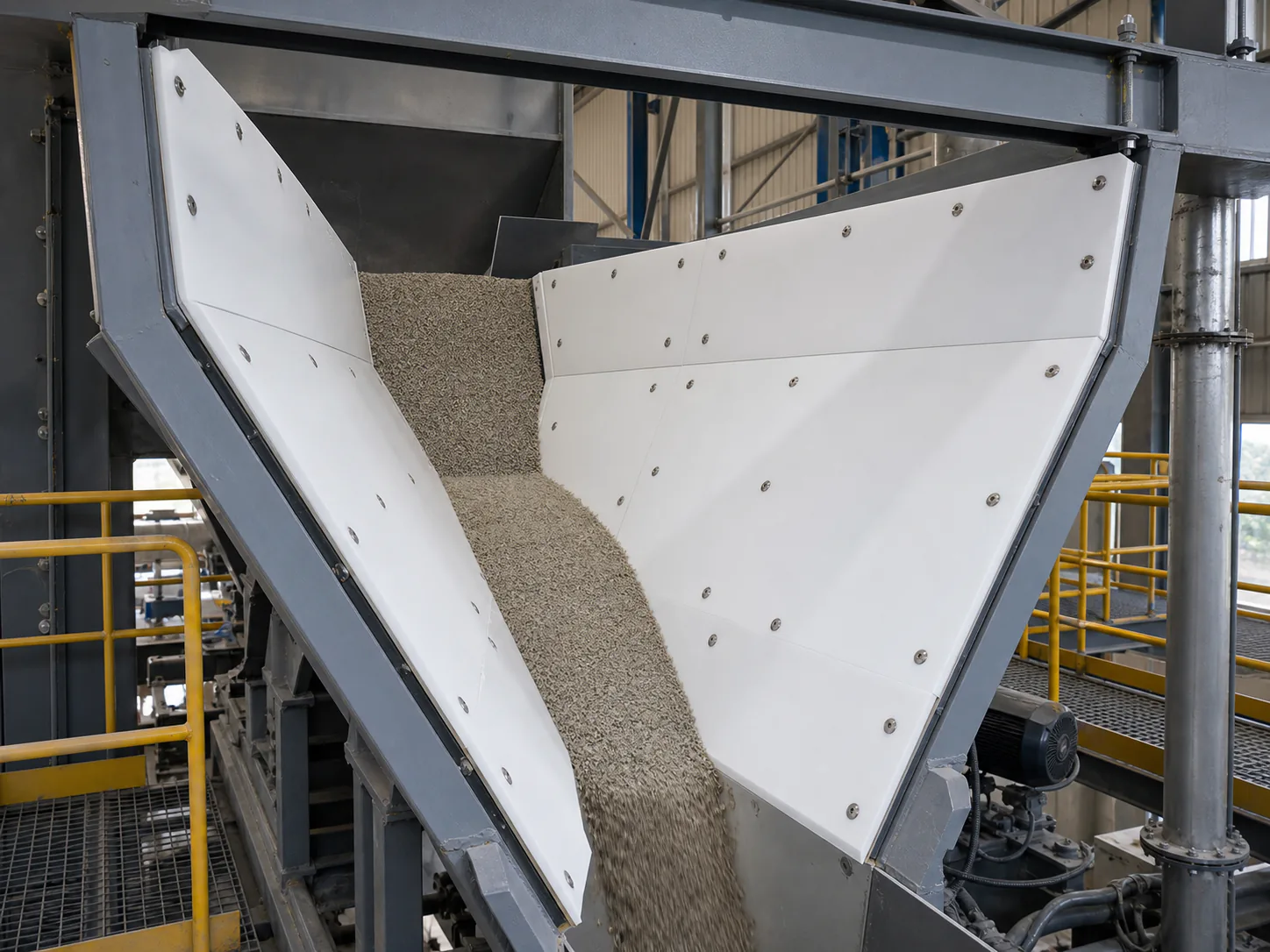 Grain bins, hoppers & outlets — Project context 1